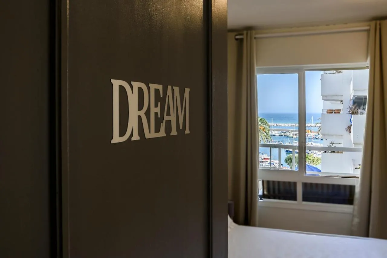 Estepona Marina With Sea Views, Pool And Parking