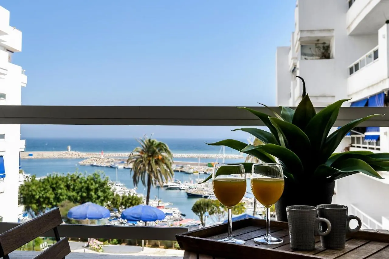 Estepona Marina With Sea Views, Pool And Parking